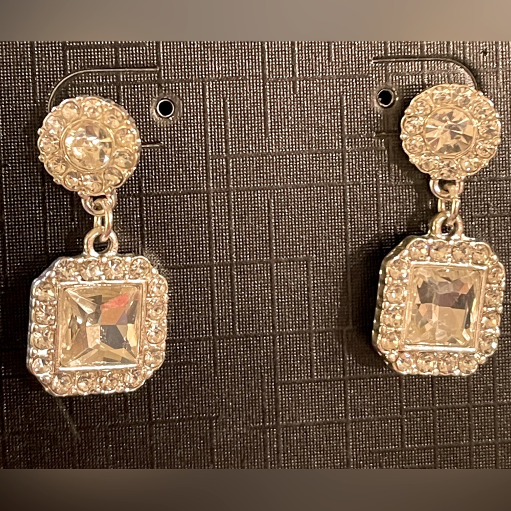 Gorgeous Simulated Diamond Dangling Earrings Perf… - image 3